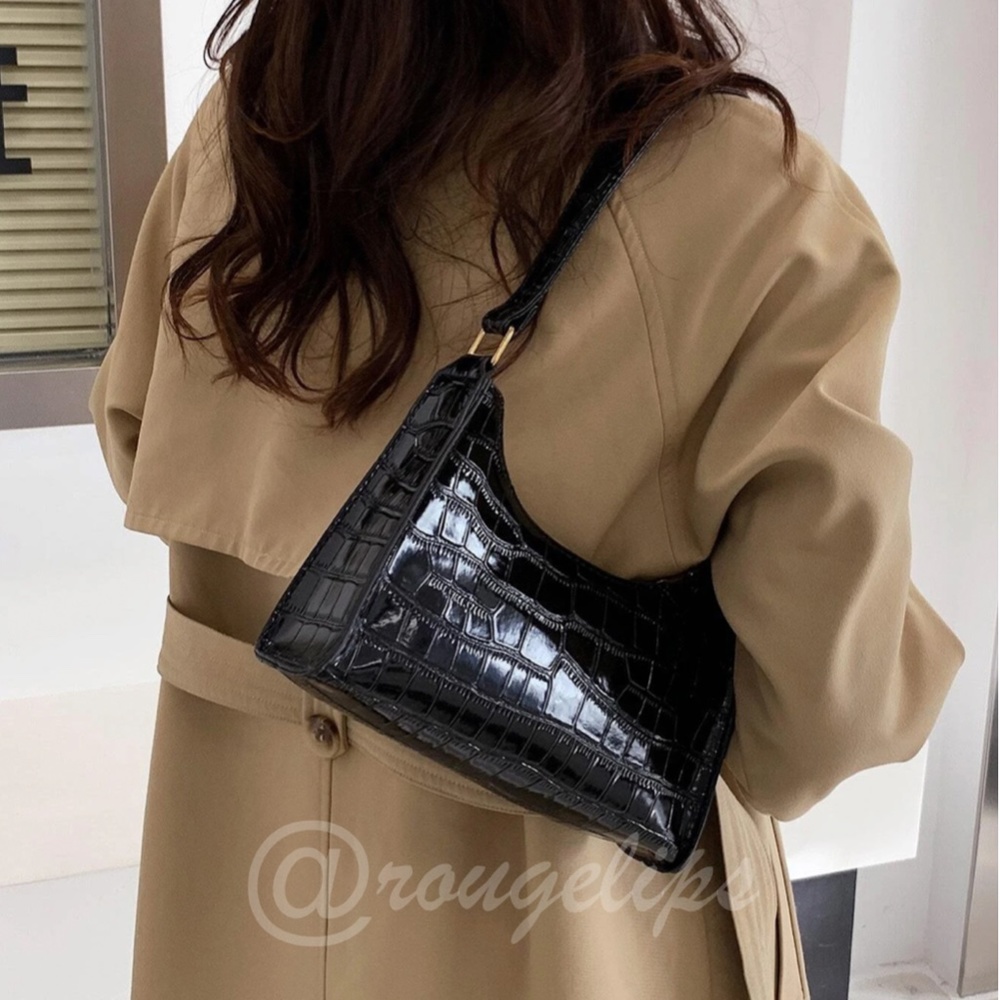 Crocodile Pattern PU Leather Black Baguette Handbag - Picture 2 of 7